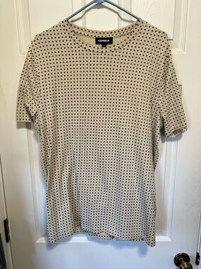 Express Men’s Beige Short-Sleeve Polka Dot Crew Neck Tee